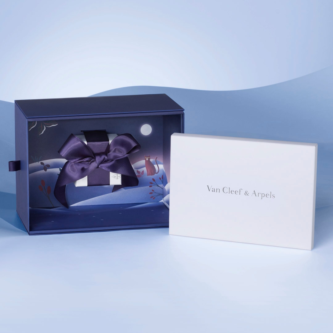 Holiday special wrapping - Van Cleef & Arpels